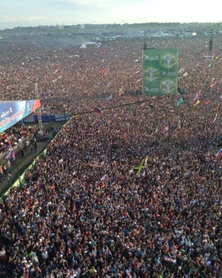 Live concert by ((( O ))) - June Marieezy