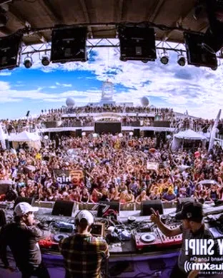 Dillstradamus: Dillon Francis & Flosstradamus