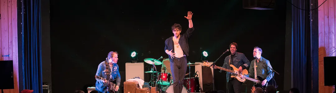 Low Cut Connie