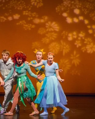 Quilters theatre performance